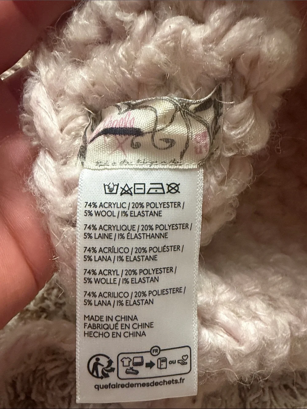 NEW FREE PEOPLE Swiss Miss Pom Trapper Hat | endource